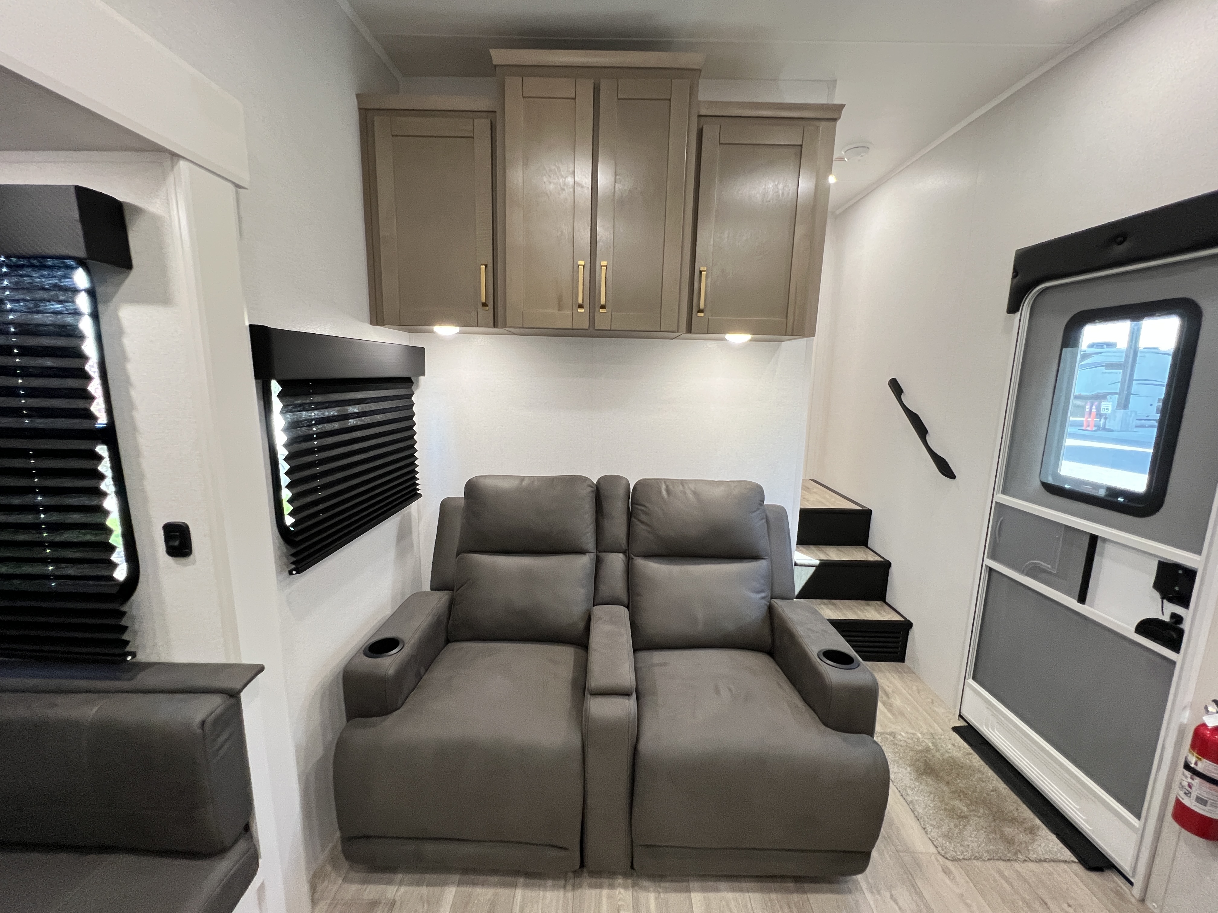 2027 Jayco Eagle SLE 28BHU - Image 12