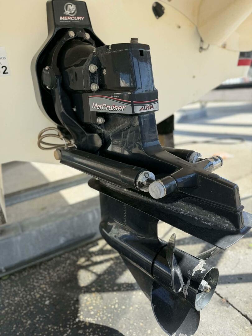 2015 Larson LX 225S IO - Image 31