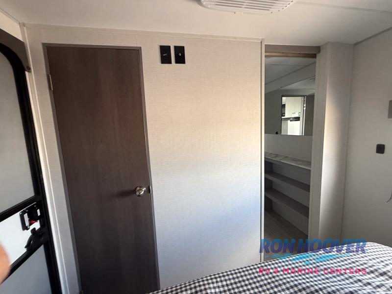 2025 COACHMEN 282DORM - Image 43