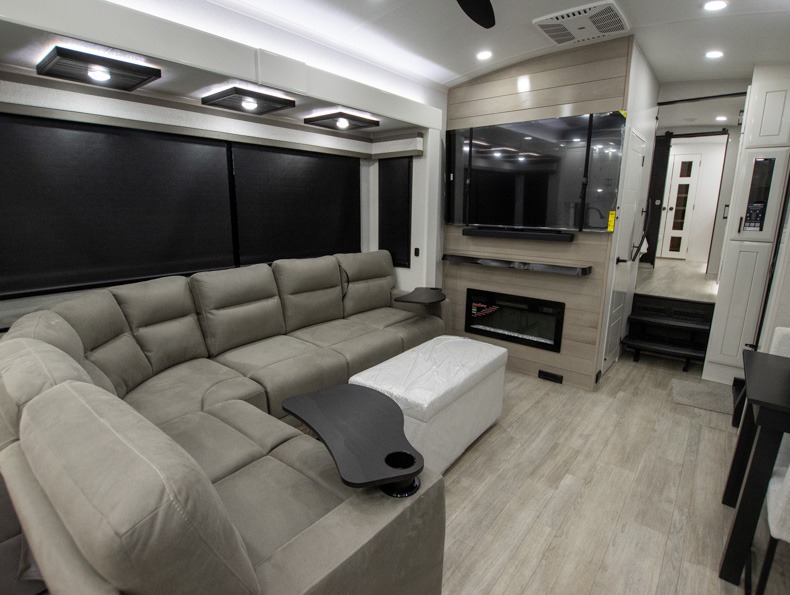 2026 Jayco Pinnacle 38FBRK - Image 18