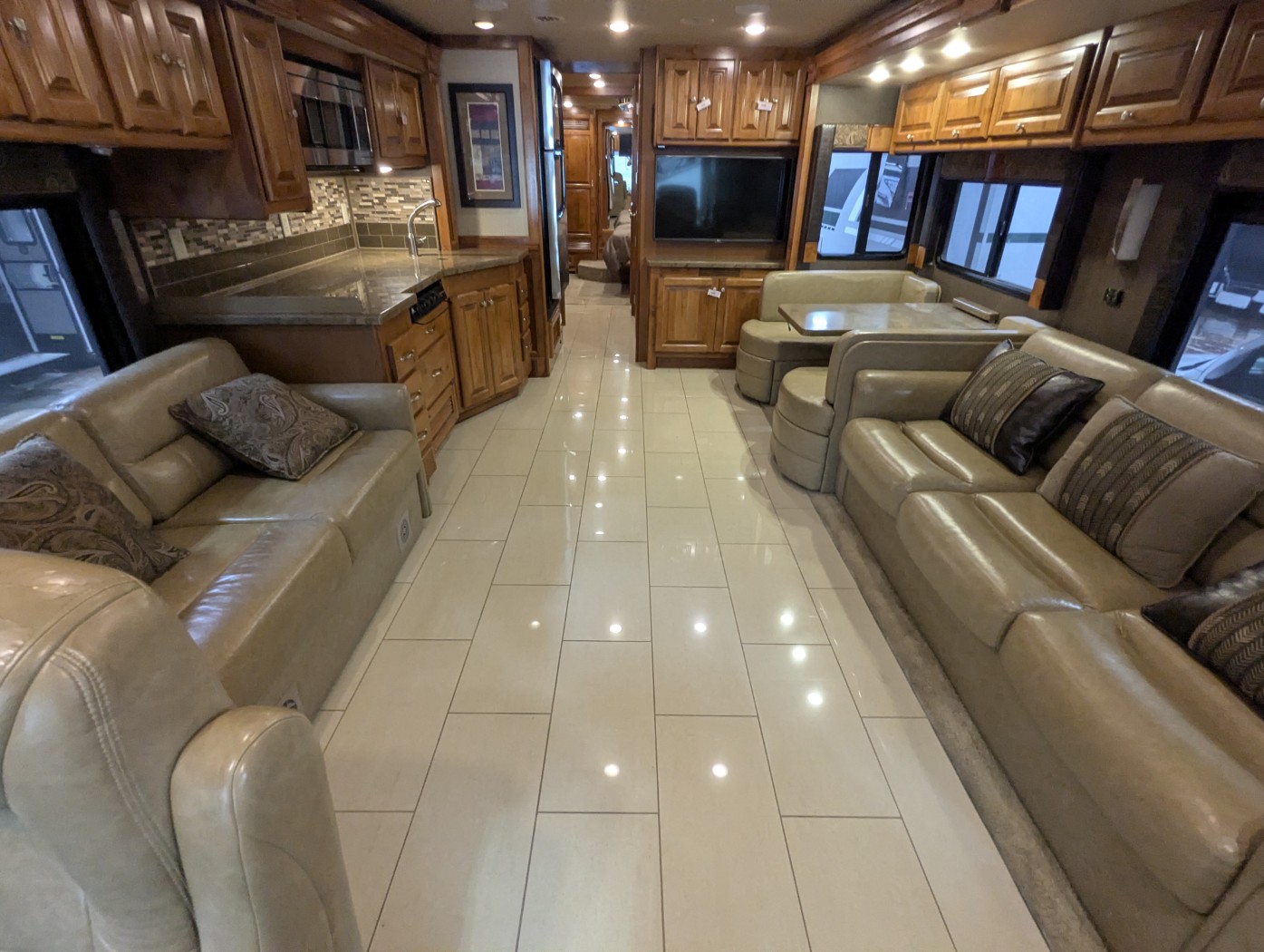 2016 Tiffin Allegro Red 38 QBA - Image 10