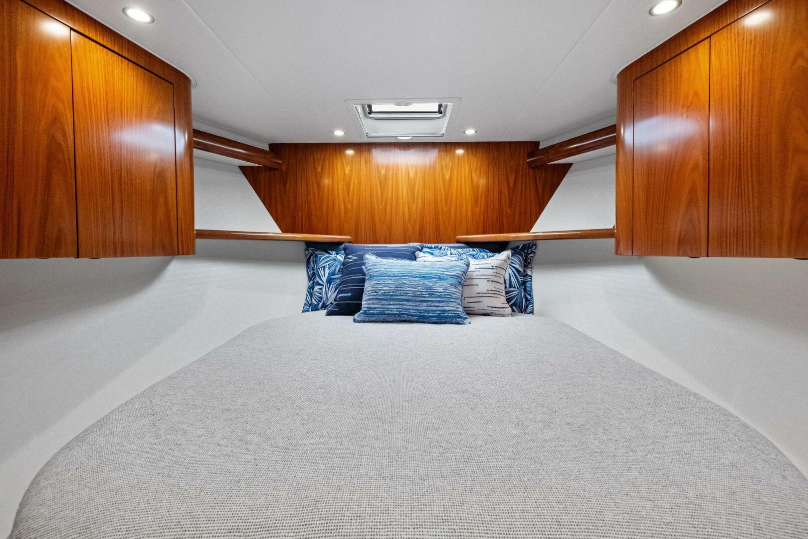 2025 Viking 58 Convertible - Image 23