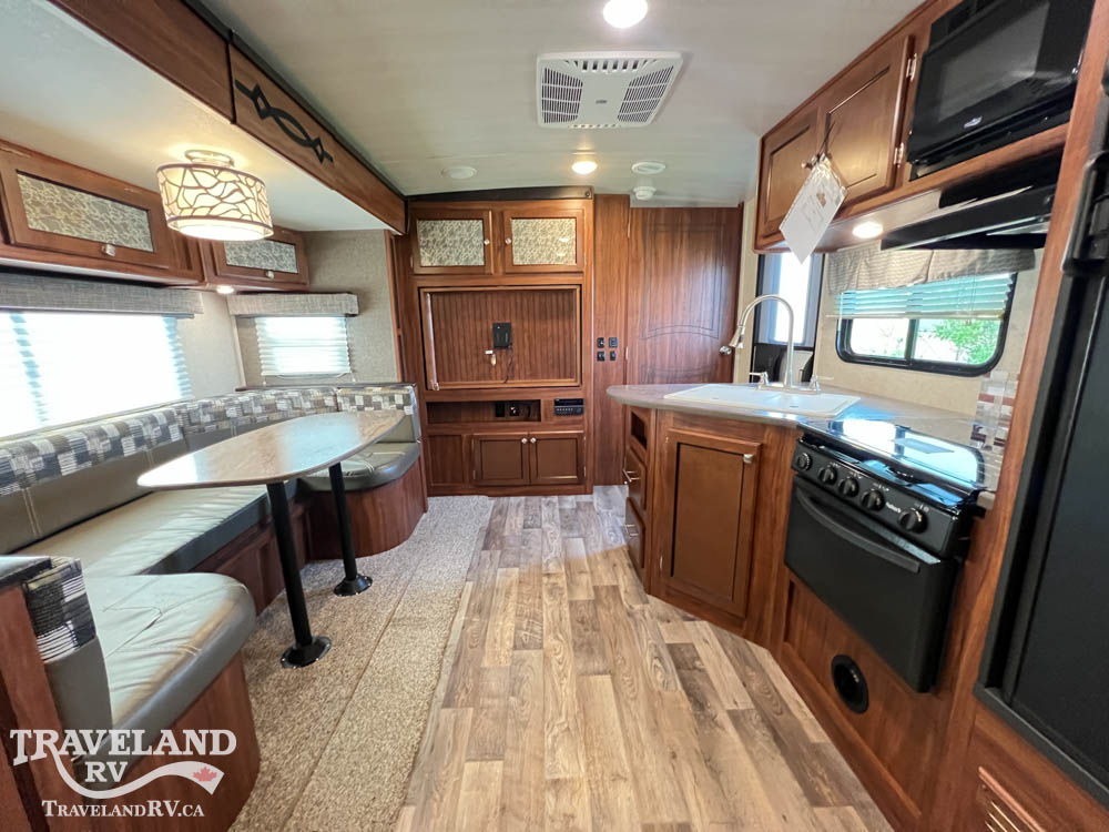 2018 Heartland Wilderness WD 2475BH - Image 4