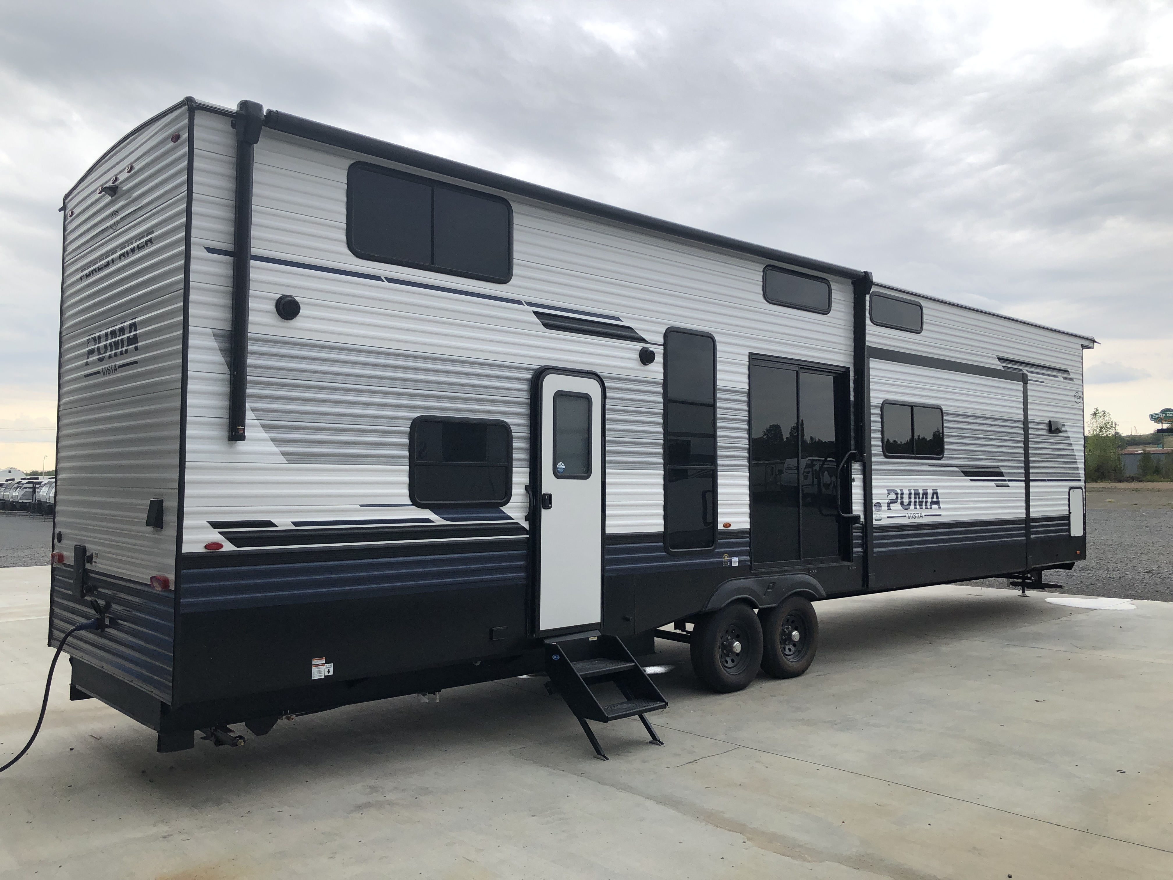 2027 Forest River Puma Vista 403LFT - Image 8