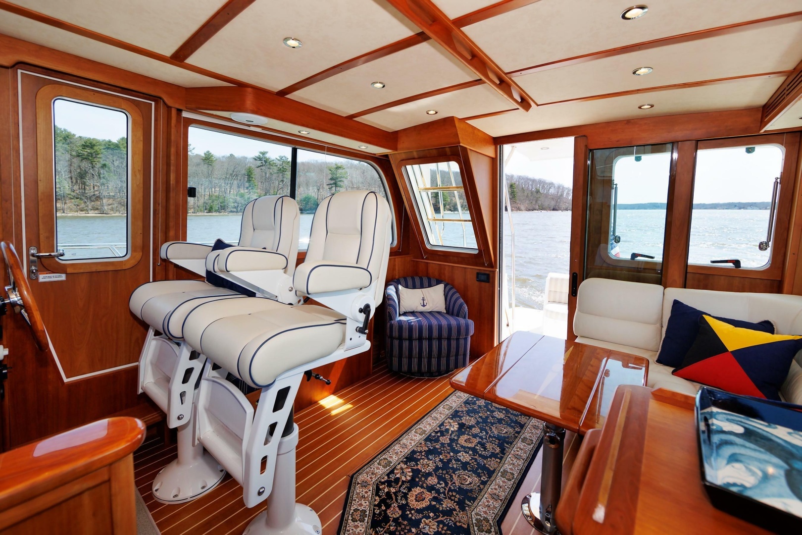 2016 Sabre 42 Fly Bridge Sedan - Image 2