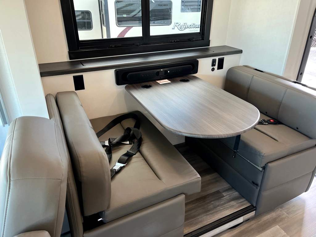 2026 JAYCO PRECEPT 31UL - Image 9