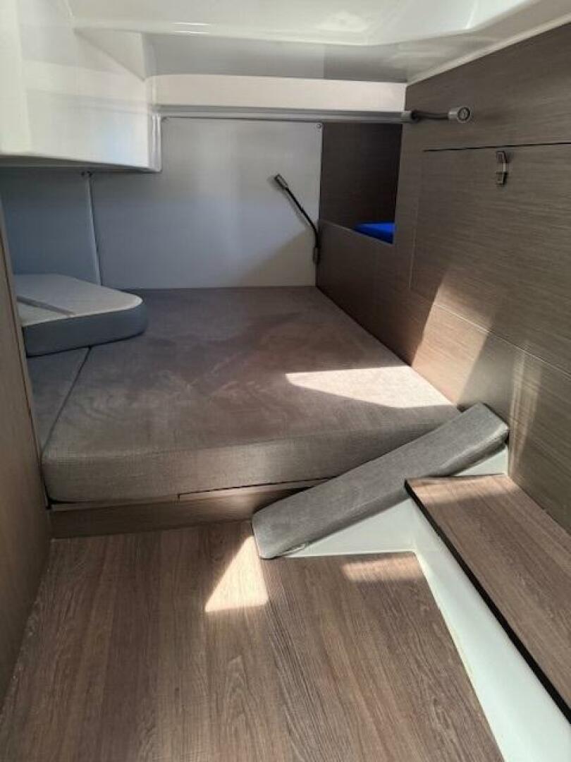 2022 Beneteau 32 Gran Turismo - Image 25