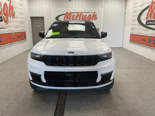 2025 Jeep Grand-Cherokee-L Laredo Altitude 4x4 - Image 2