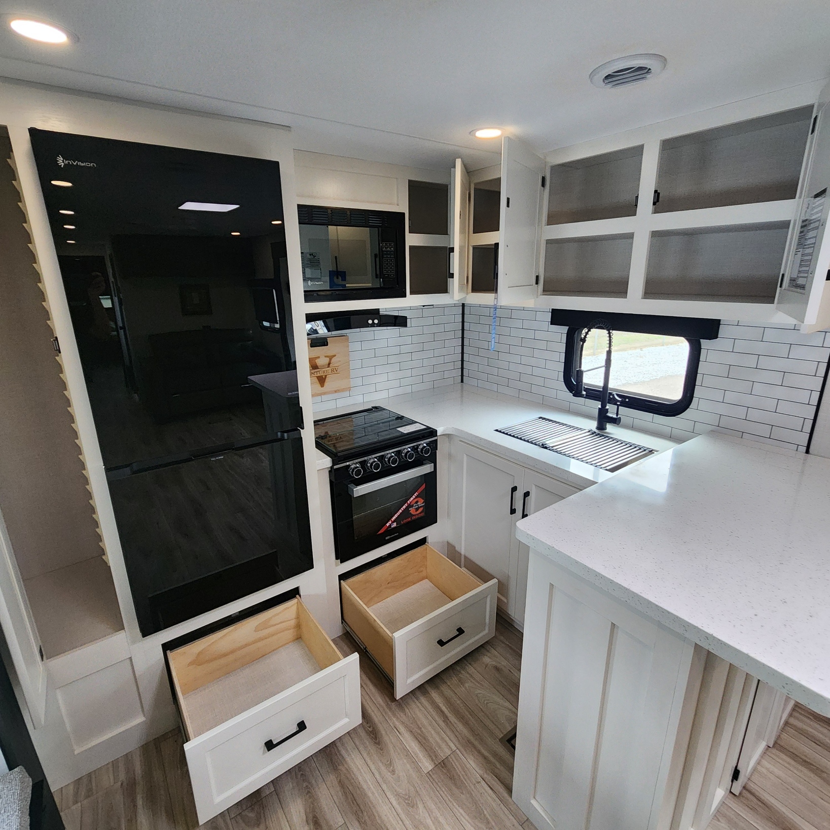 2026 VENTURE RV SPORTTREK 336VRK - Image 19