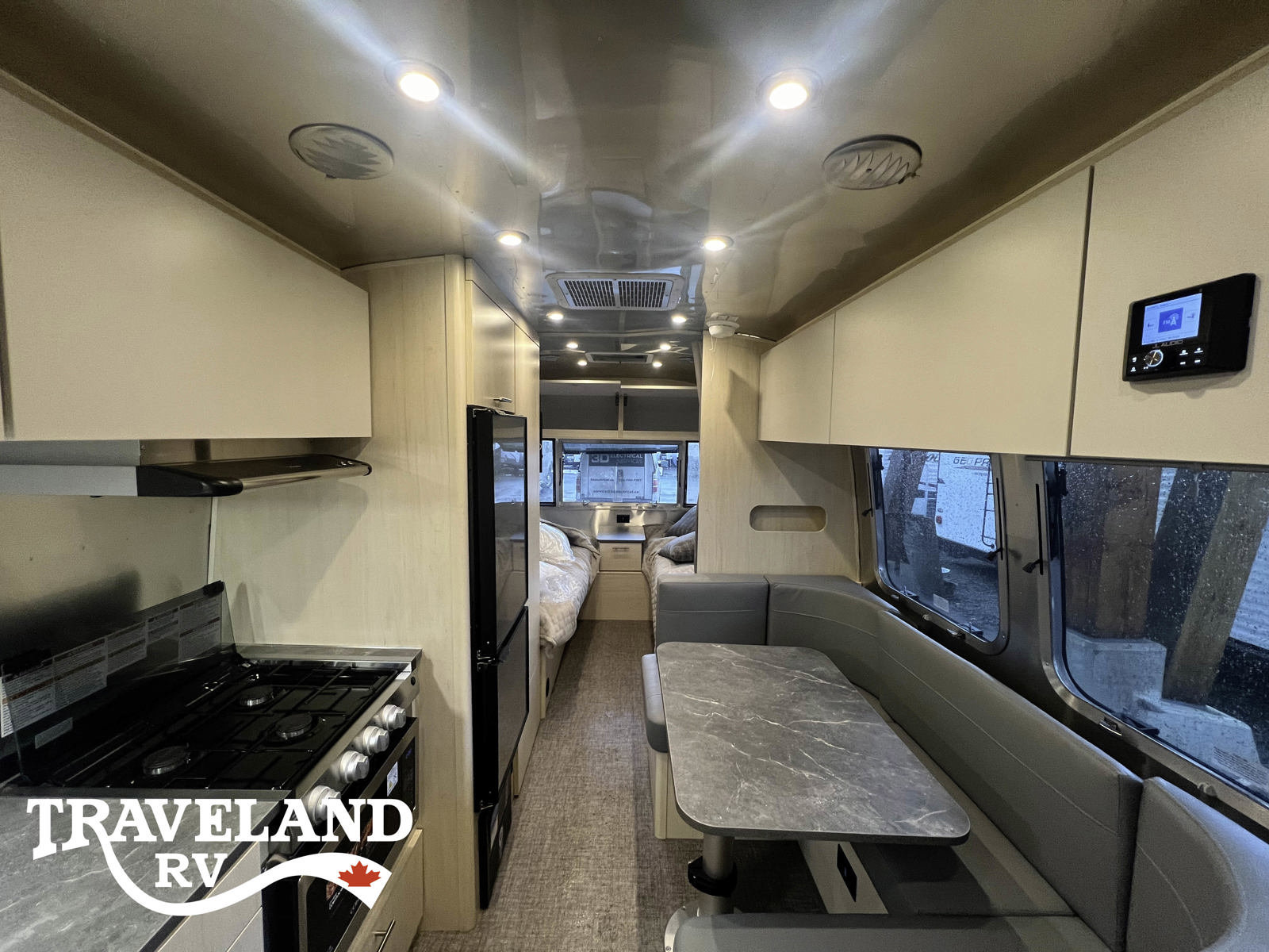 2025 Airstream Flying Cloud 23FBT - Image 6