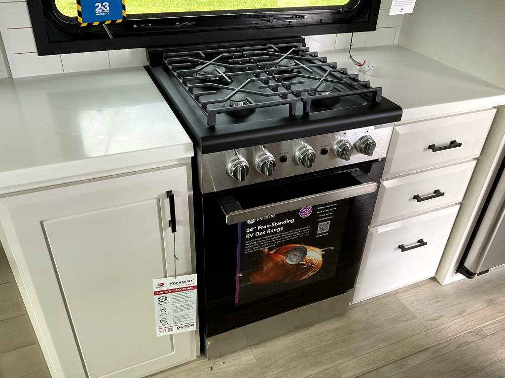 2026 JAYCO PINNACLE 32 RLTS - Image 15