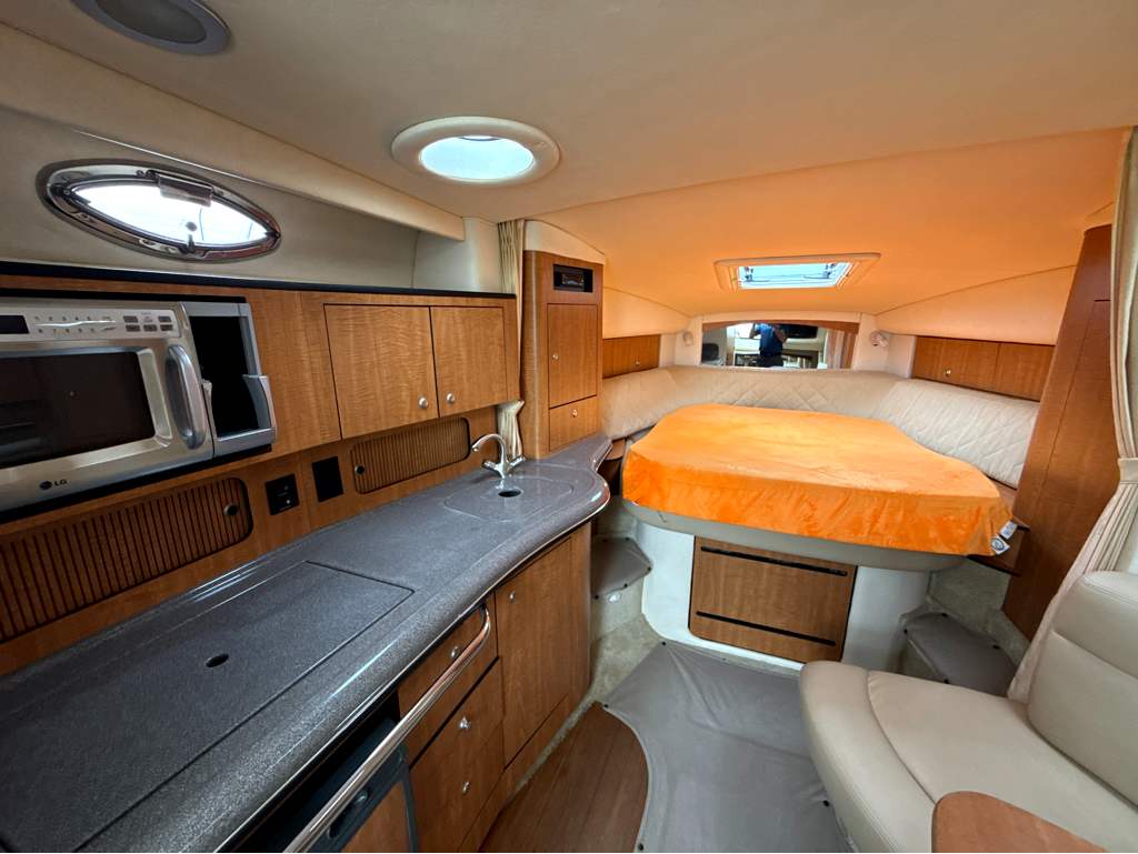 2006 Sea Ray 320 Sundancer - Image 3