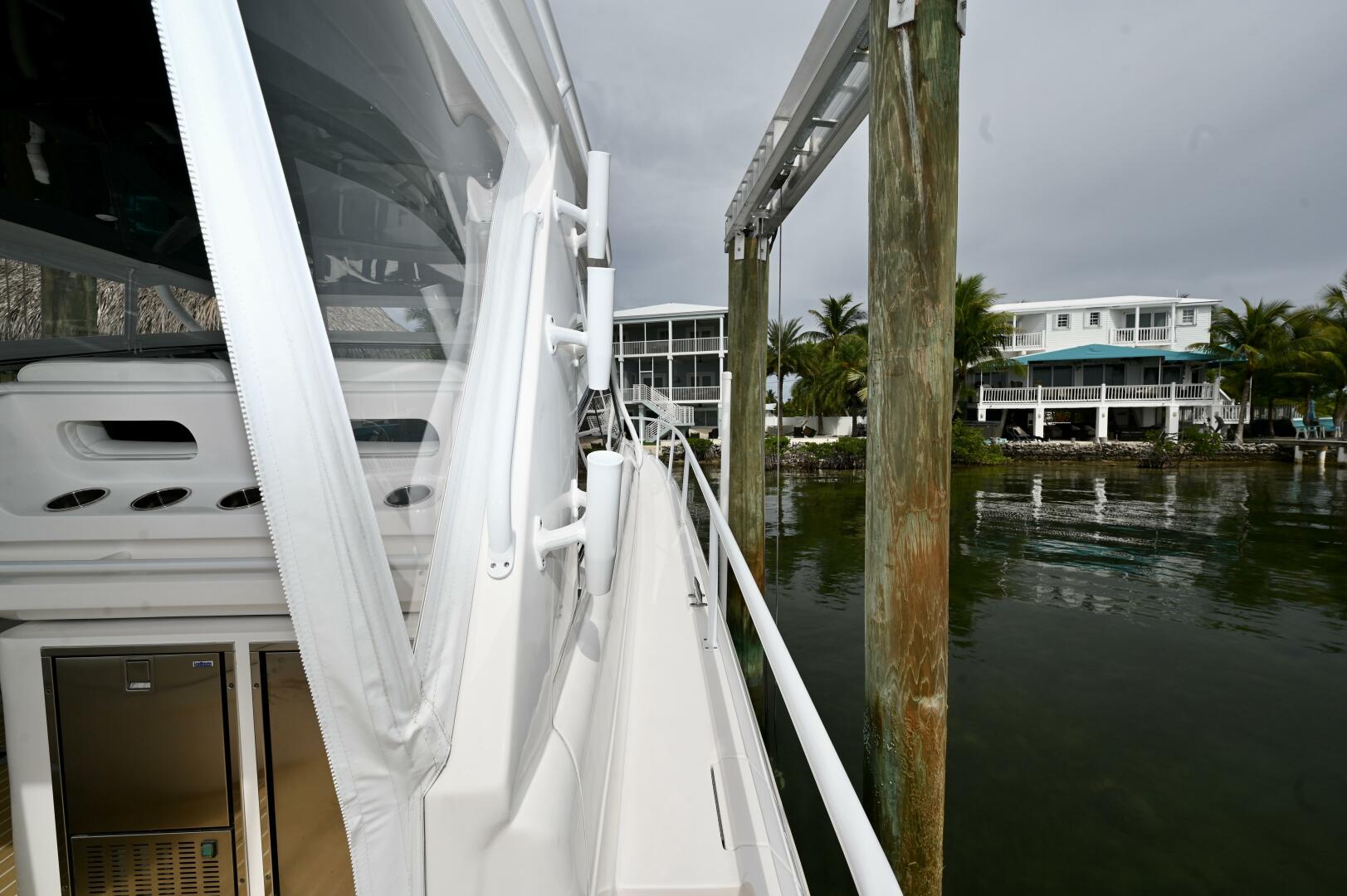 2019 Intrepid 475 Sport Yacht - Image 28