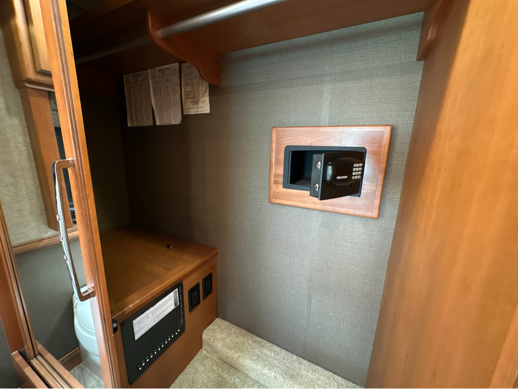 2018 TIFFIN ALLEGRO BUS 40 SP - Image 25