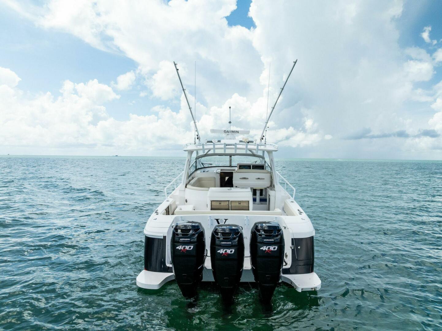 2018 Intrepid 430 Sport Yacht - Image 3