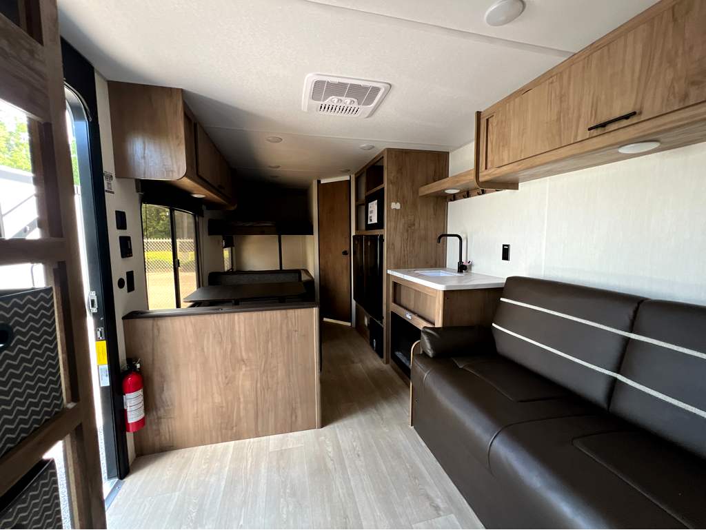 2025 FOREST RIVER GREY WOLF 26EV - Image 6