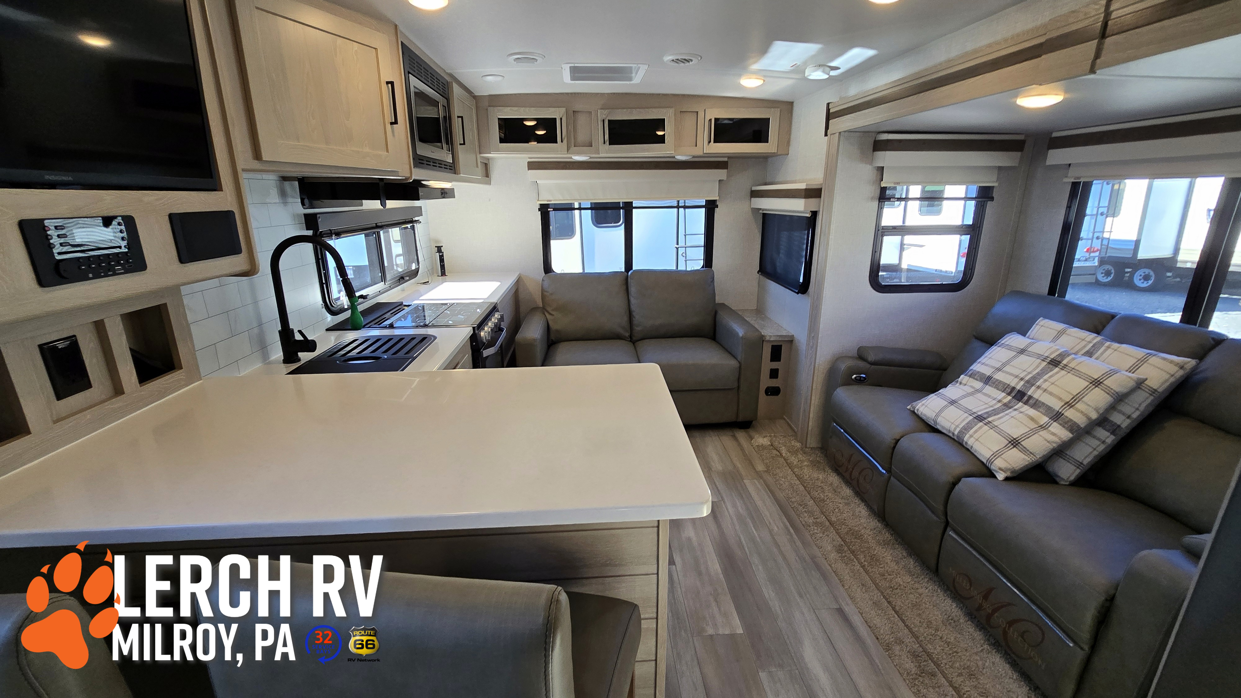 2022 Forest River Rockwood Ultra Lite 2613BS - Image 8