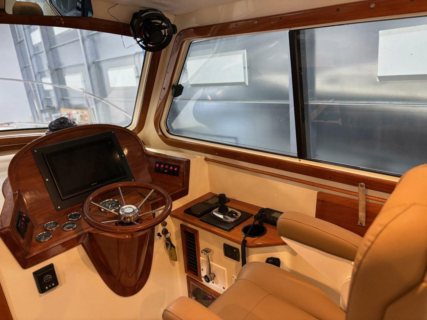 2003 Hinckley 36 Picnic Boat EP - Image 7