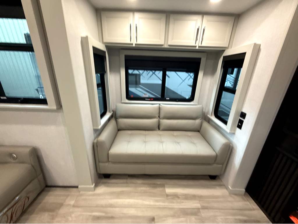 2026 Keystone ALPINE 3910RK - Image 15