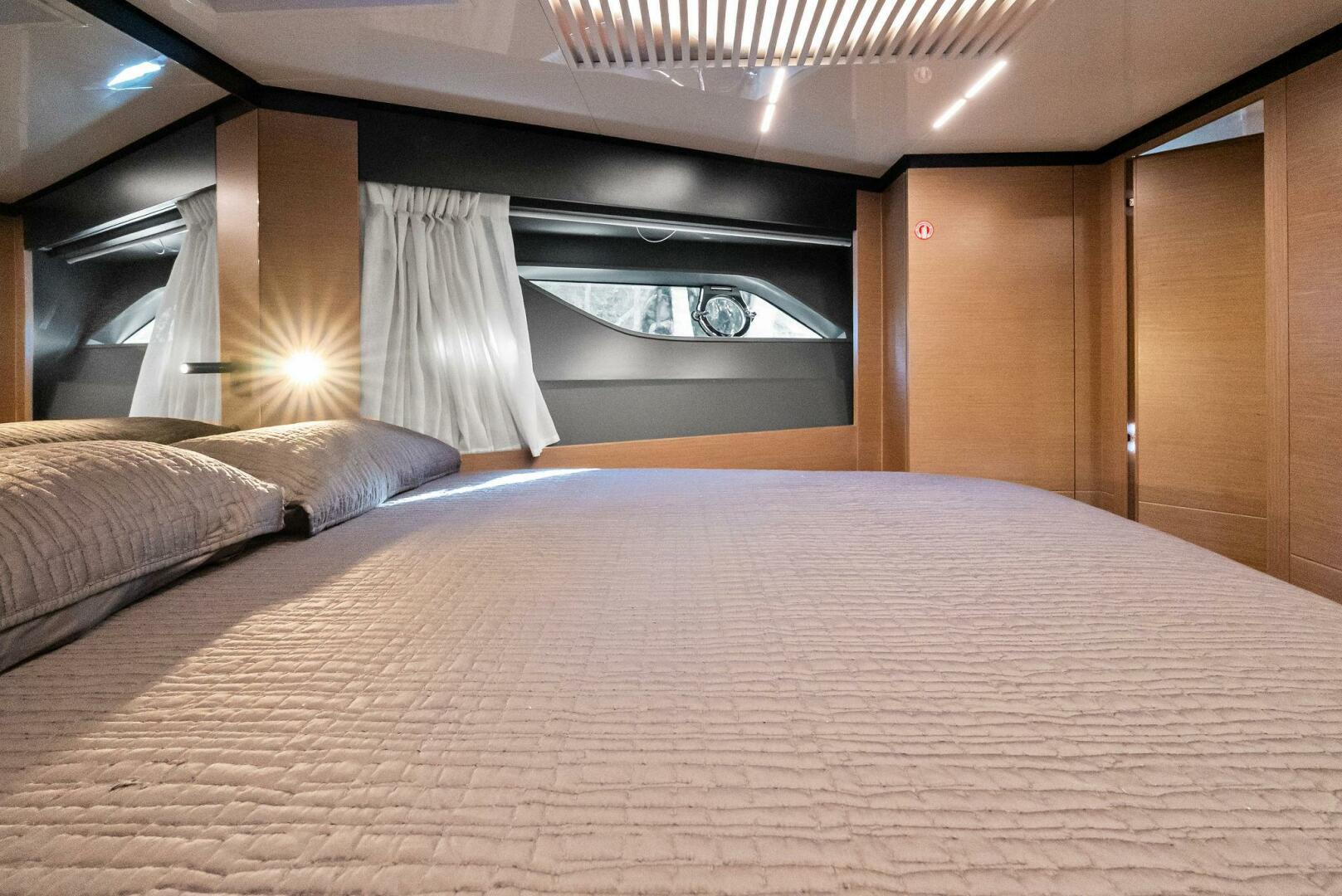 2019 Ferretti Yachts Ferretti Yachts Ferretti 780 Base - Image 57