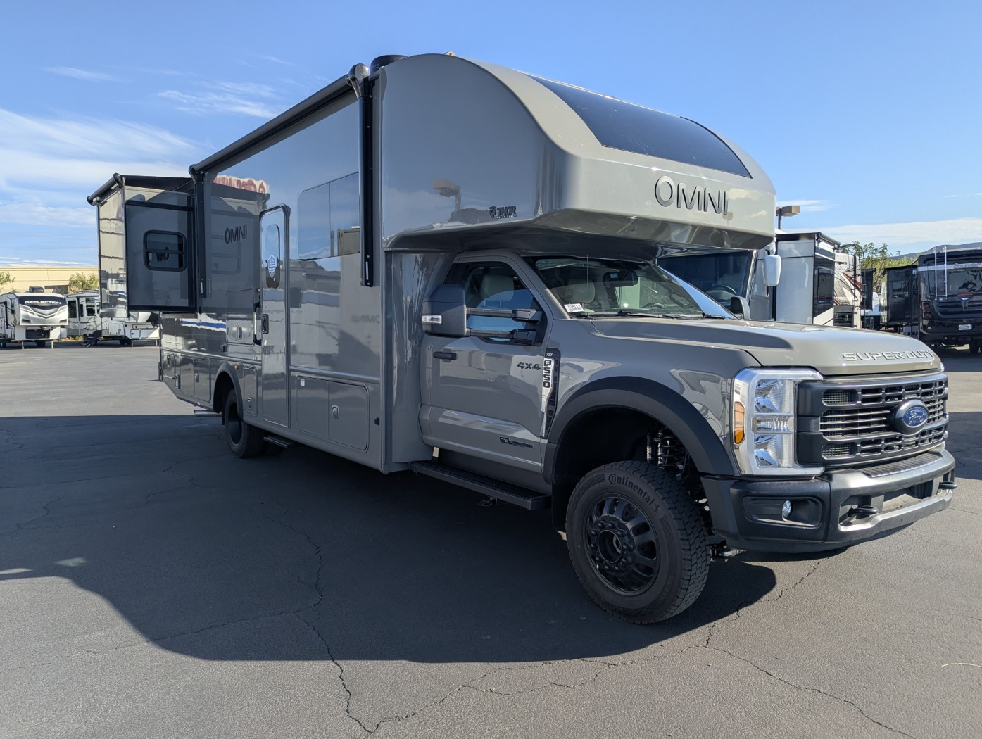 2027 Thor Motor Coach Omni Explorer X32 - Image 1