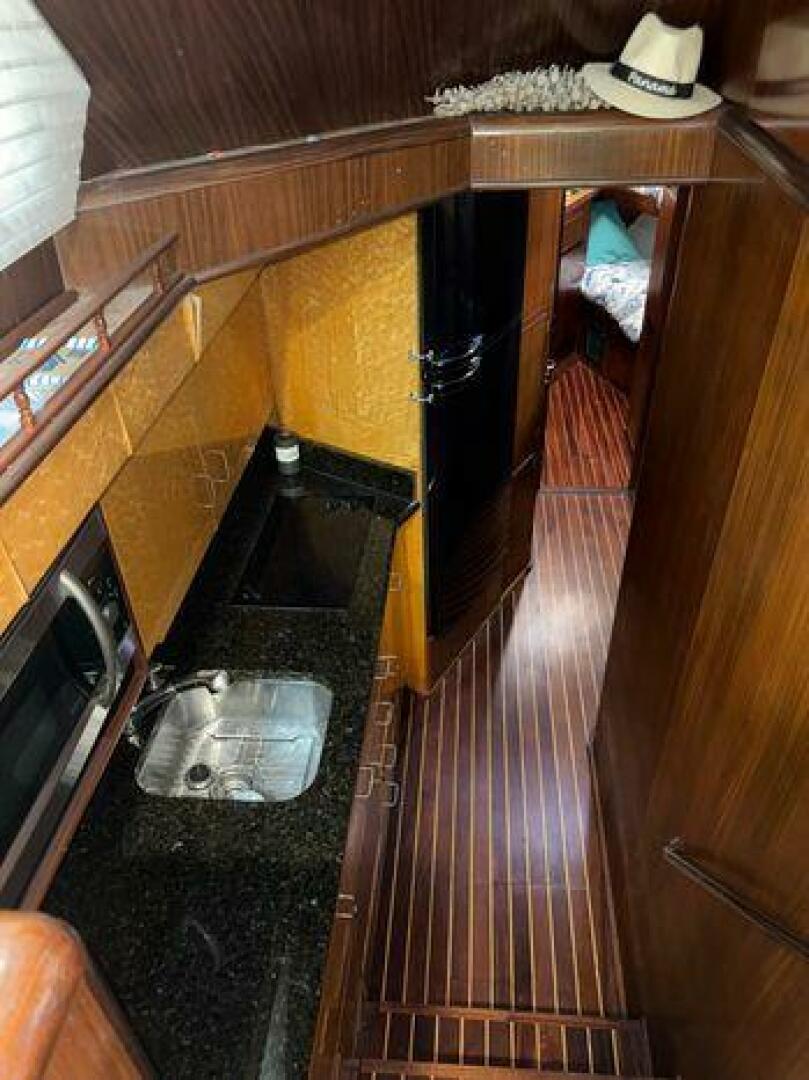 1990 Hatteras 45 Convertible - Image 13