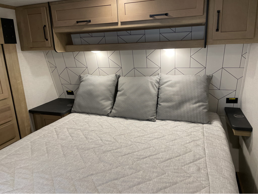 2023 Keystone Raptor 362 - Image 25