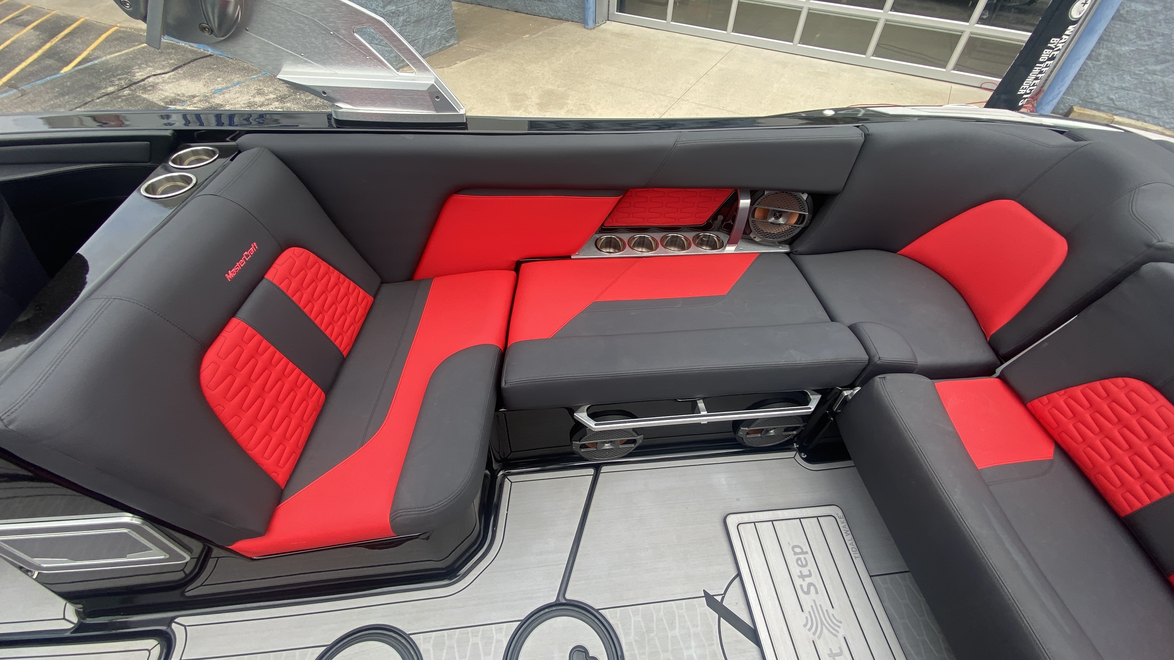 2021 MasterCraft X26 - Image 18