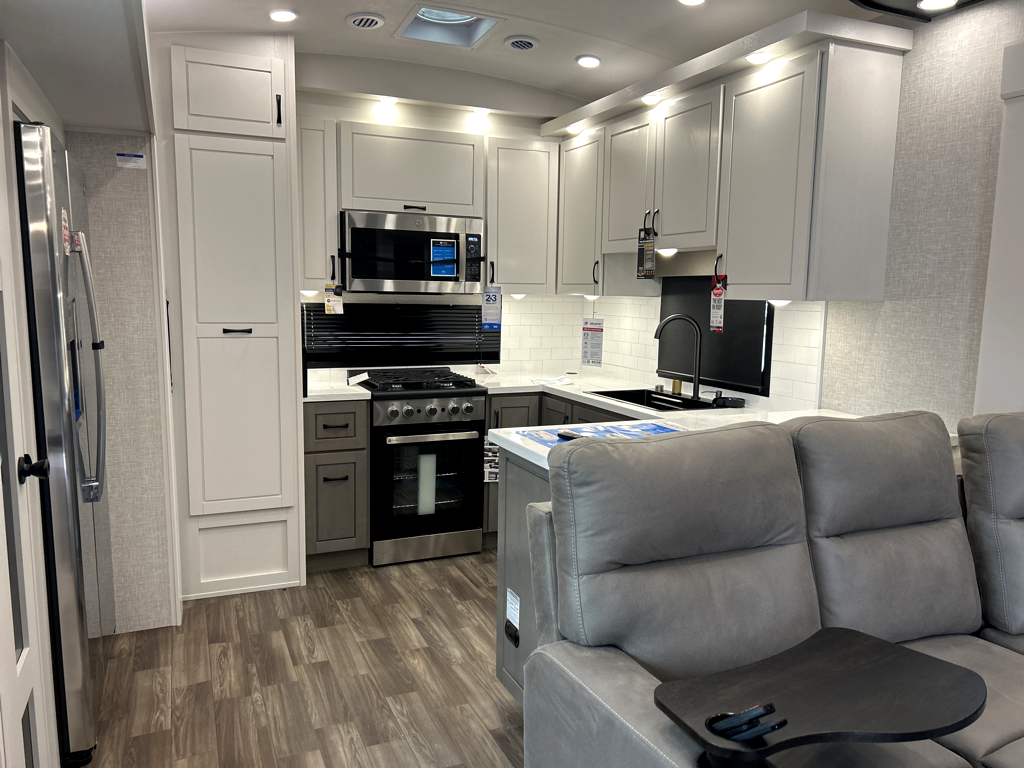 2025 JAYCO NORTH POINT 365RKTS - Image 13