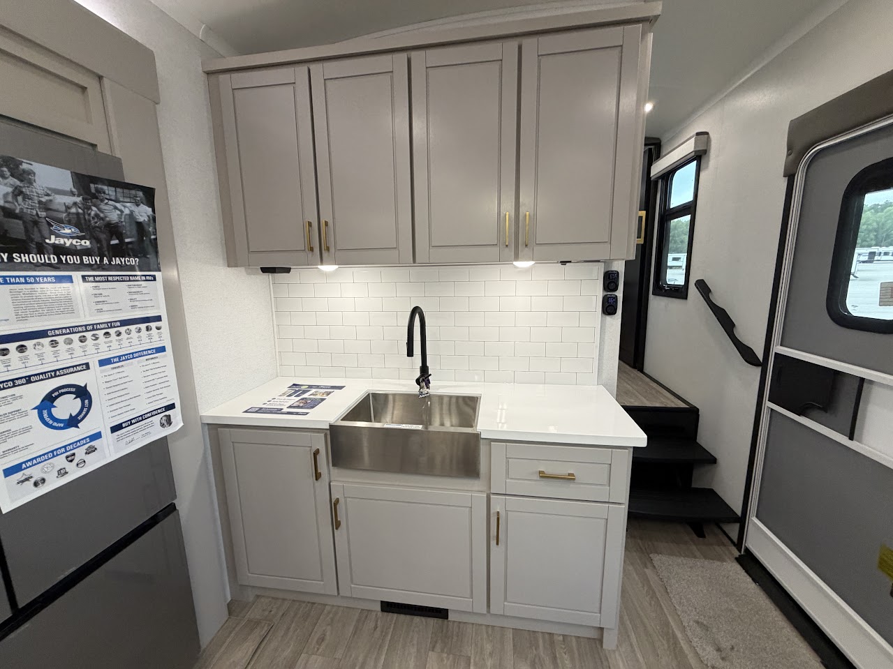 2027 JAYCO NORTH POINT 375TBDB - Image 20