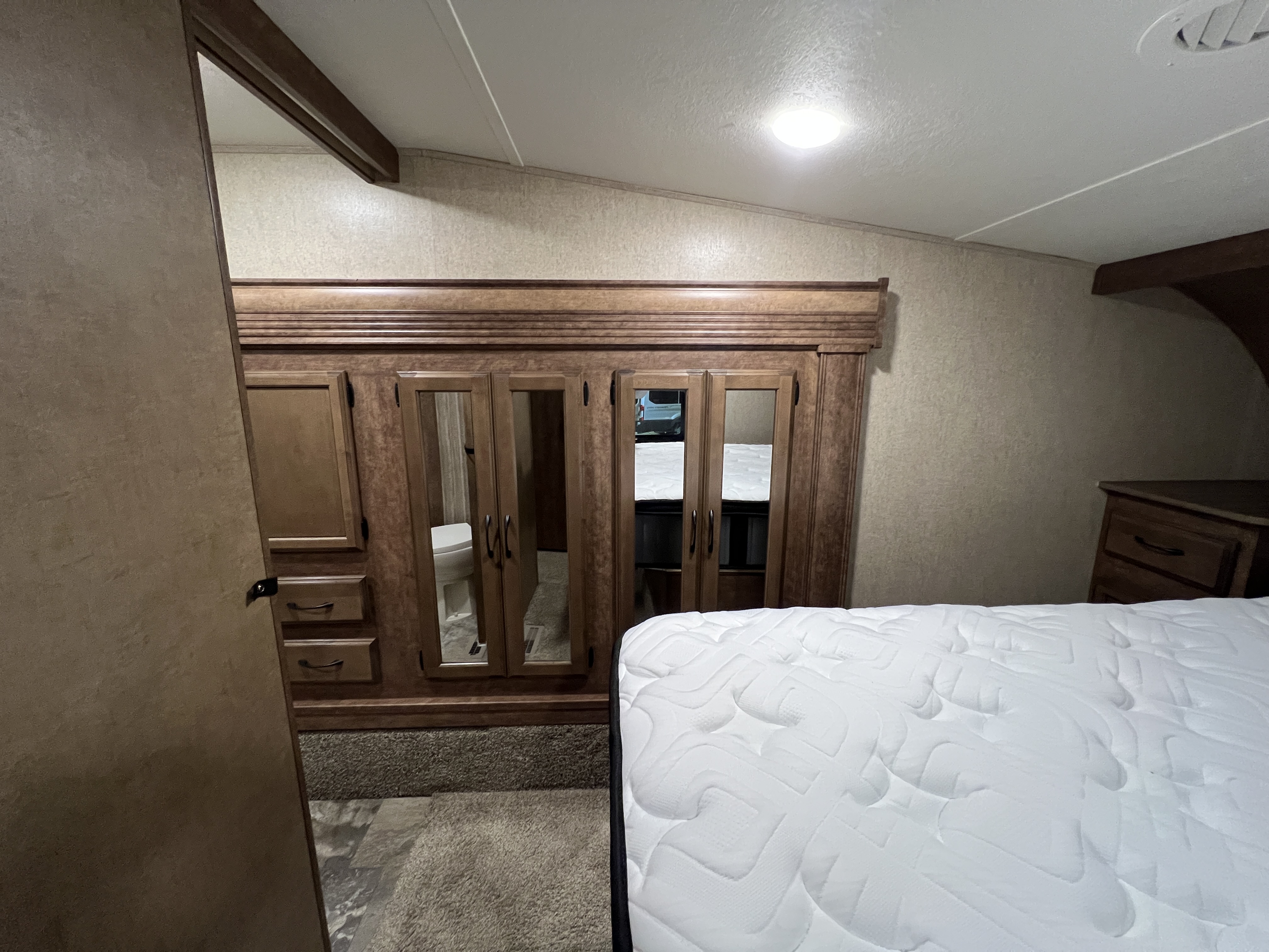 2017 Starcraft Solstice Super Lite 28TSI - Image 18