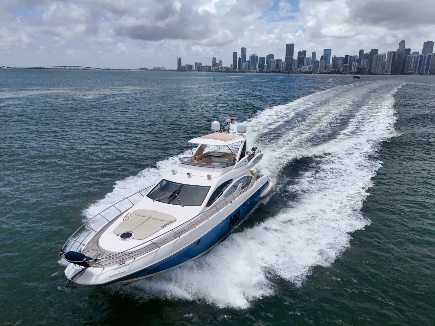 2012 Azimut 64 FLY - Image 25