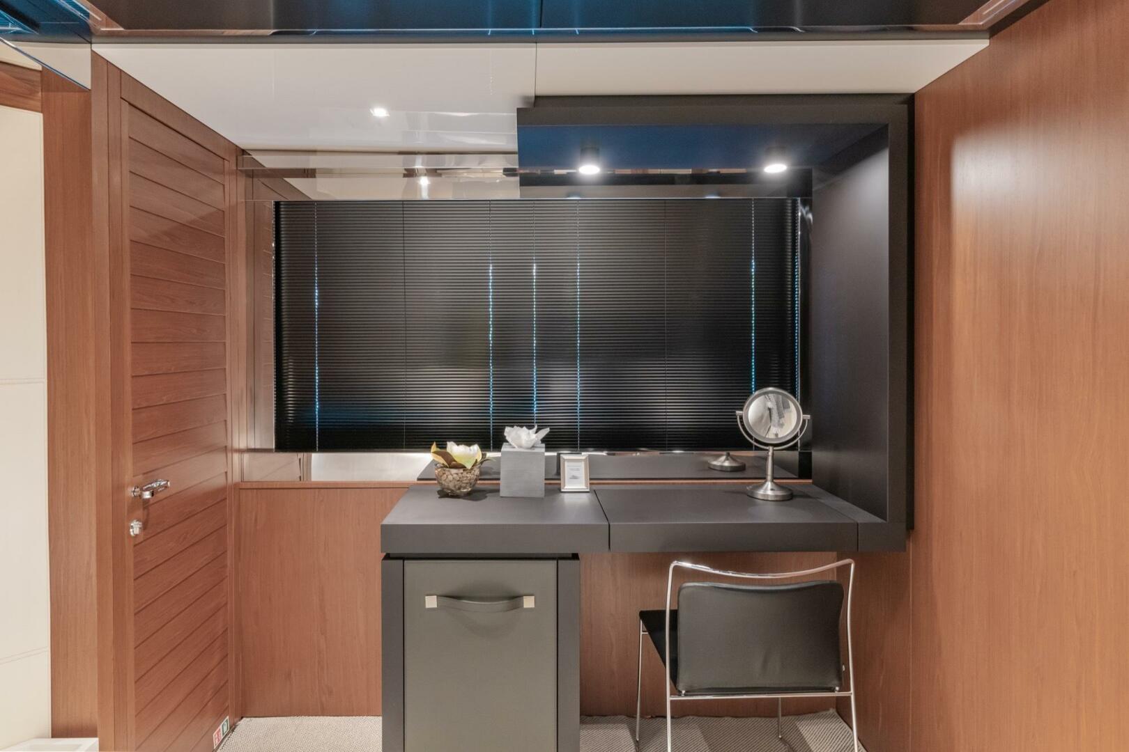 2019 Riva - Image 13