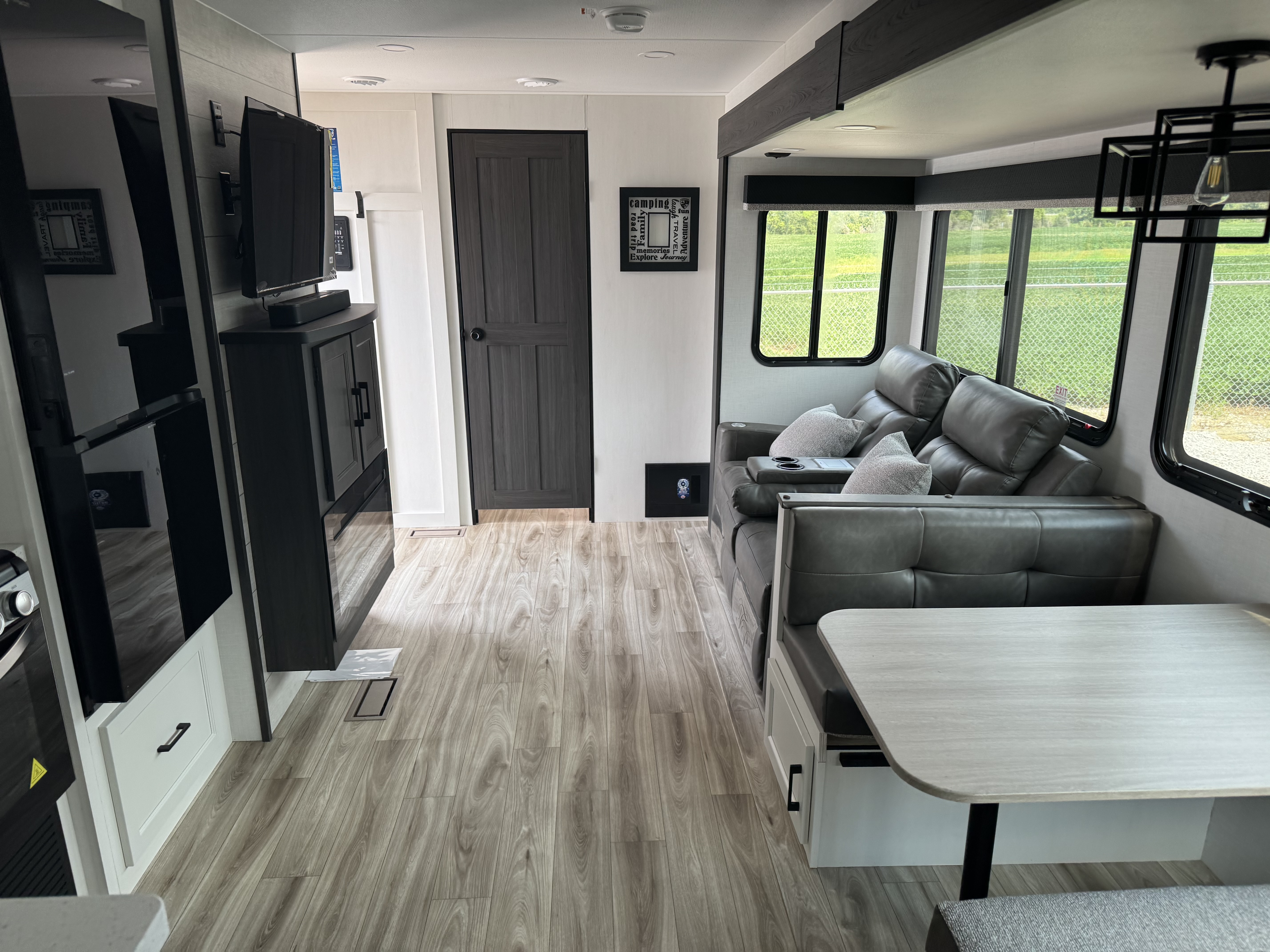 2027 VENTURE RV SPORTTREK 292VRB - Image 20