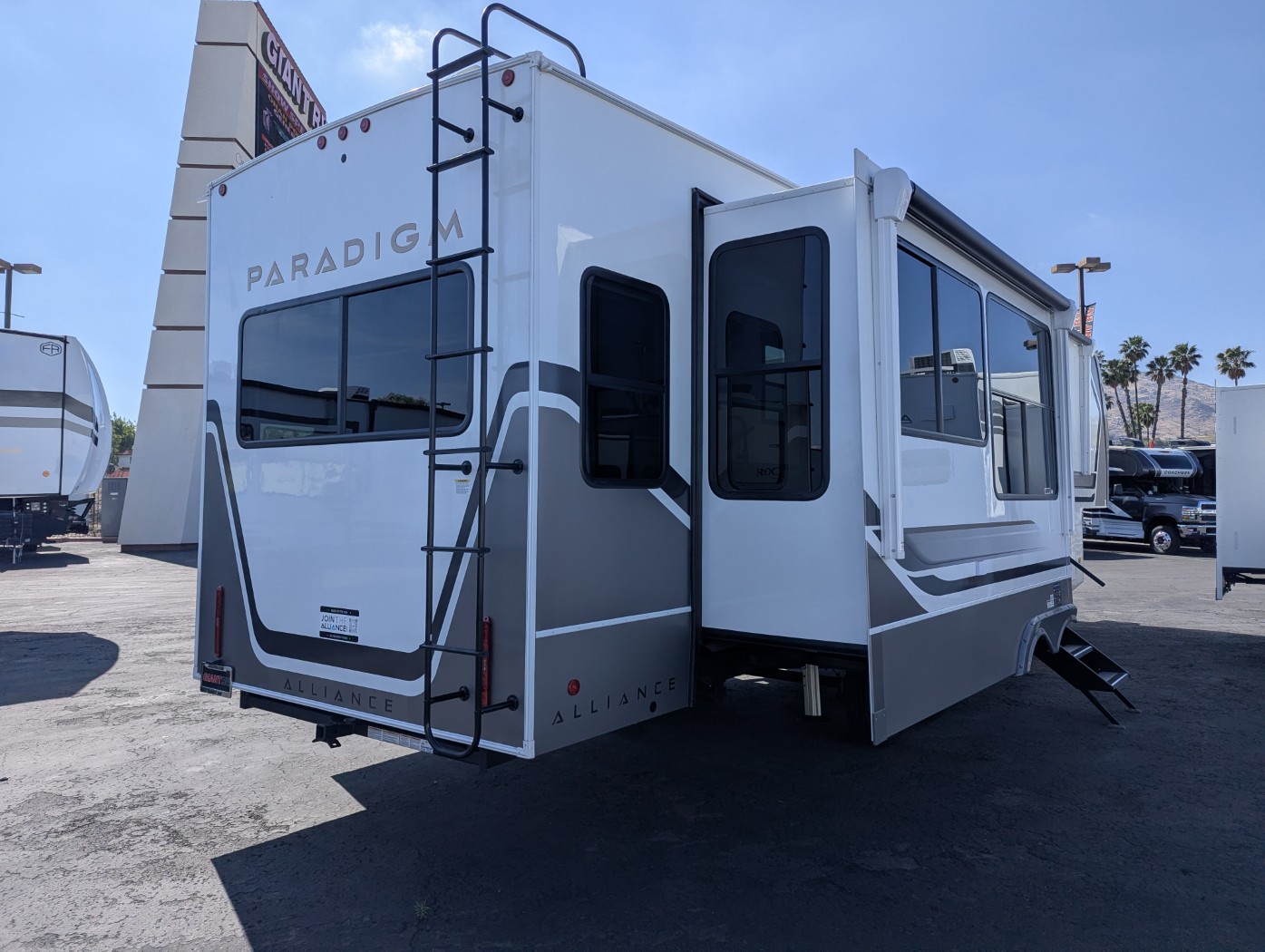 2026 Alliance RV Paradigm 340RL - Image 5