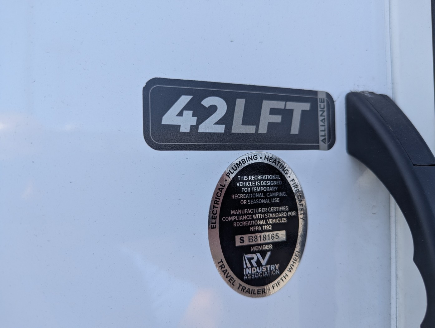 2027 Alliance RV Benchmark 42LFT - Image 7