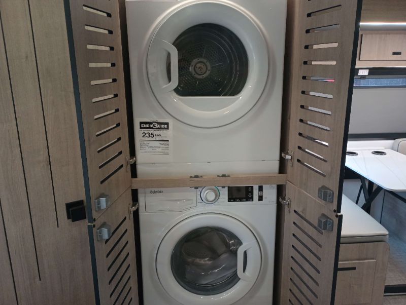 2026 Grand Design Lineage Series F 31ZW - Image 15