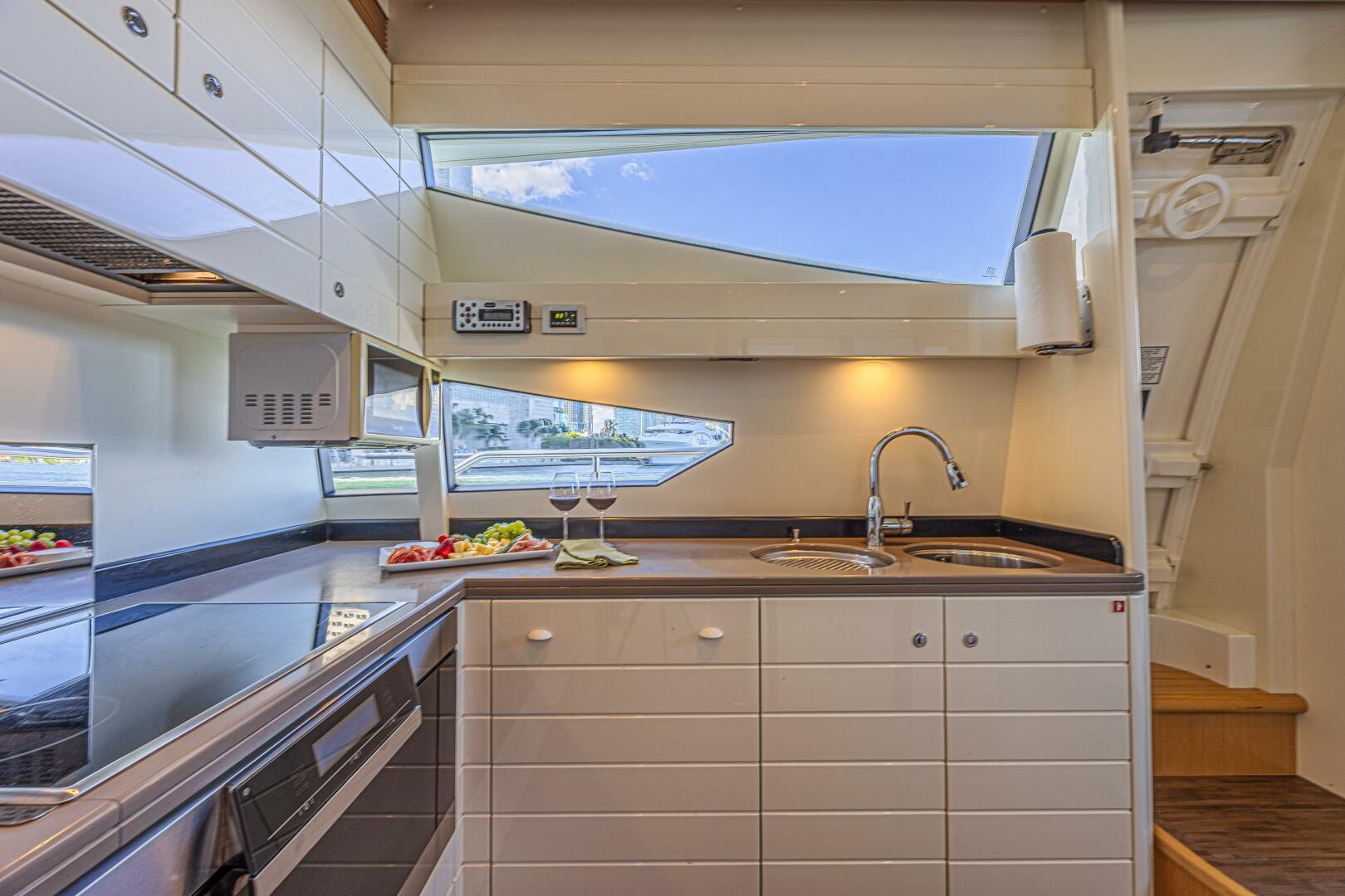 2011 Ferretti Yachts 830 - Image 54