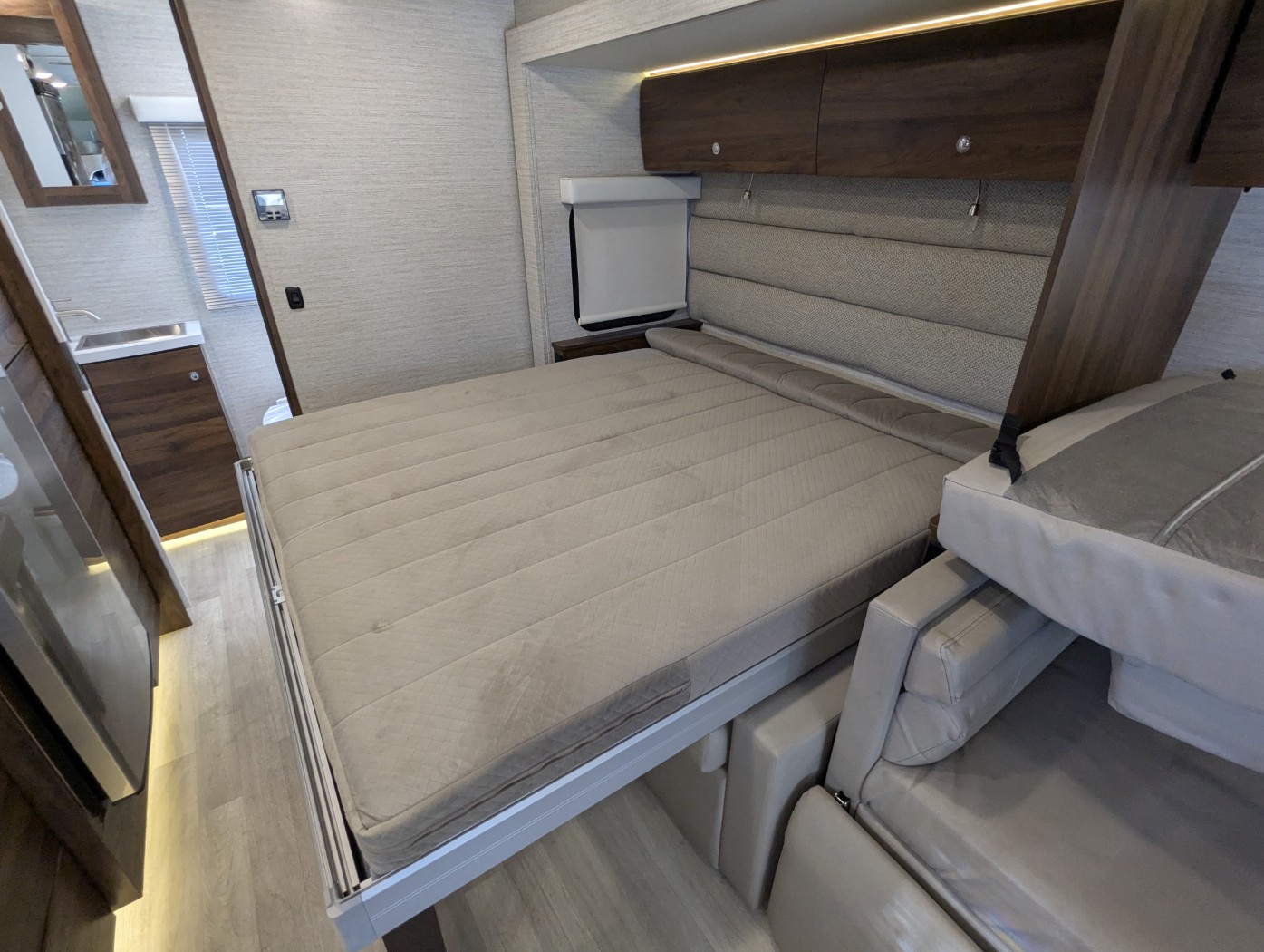 2022 Winnebago View 24D - Image 20
