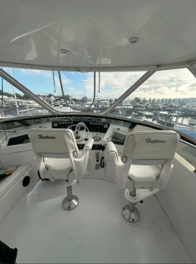 1994 Hatteras 48 Cockpit Motor Yacht - Image 6