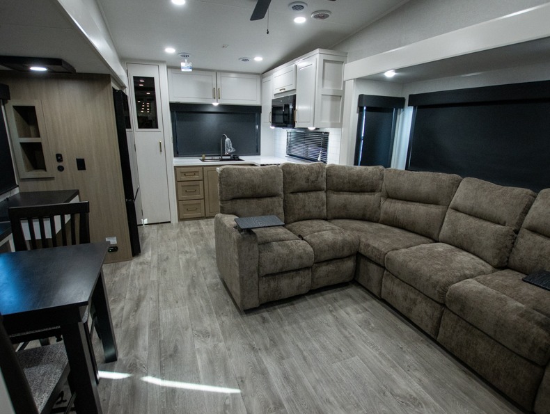 2026 Jayco Eagle 365UKTS - Image 5