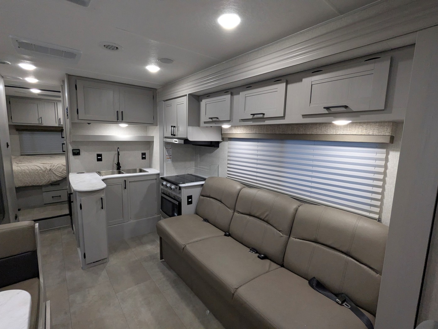 2025 Coachmen Leprechaun 260QB - Ford E-450 - Image 14