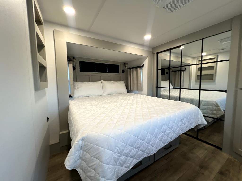 2026 BRINKLEY G 3520 - Image 23