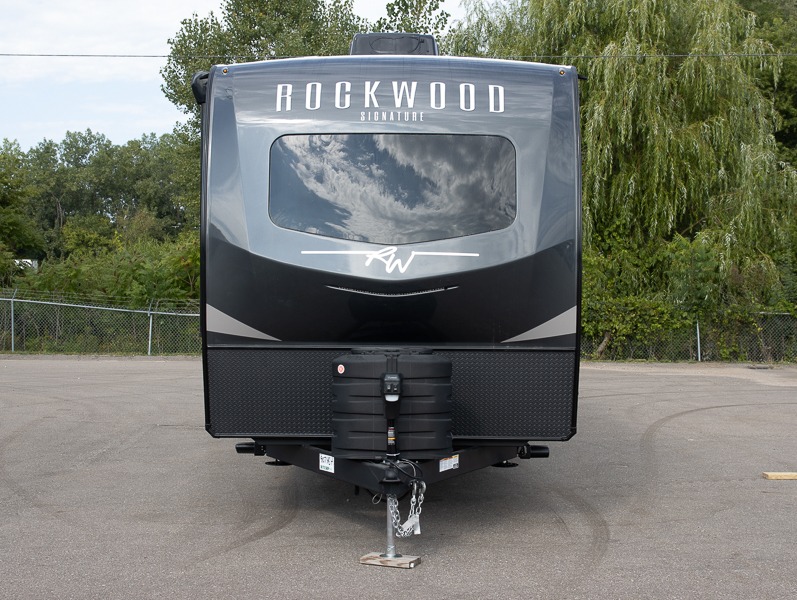 2025 Forest River Rockwood Signature Ultra Lite 8336BH - Image 5