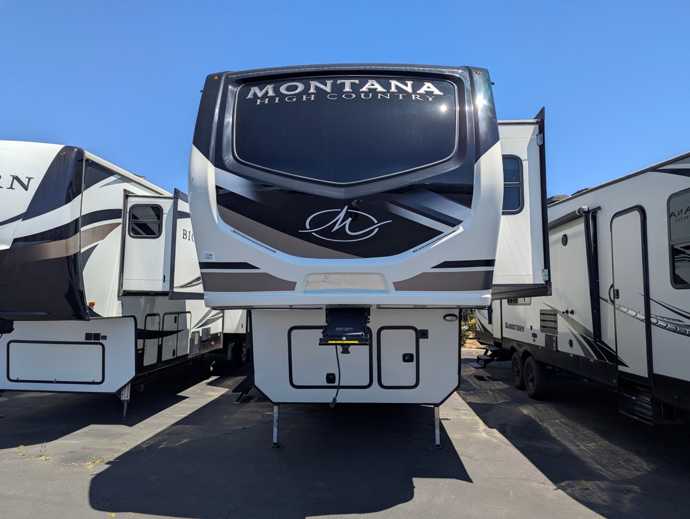 2024 Keystone Montana High Country 351BH - Image 2
