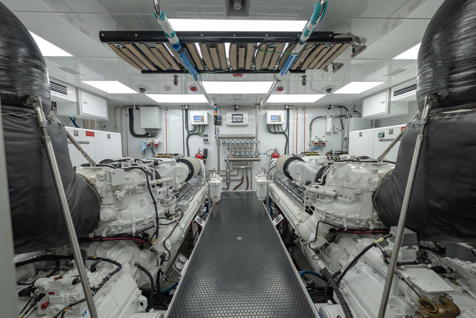 2018 Westport Raised Pilothouse - Image 58