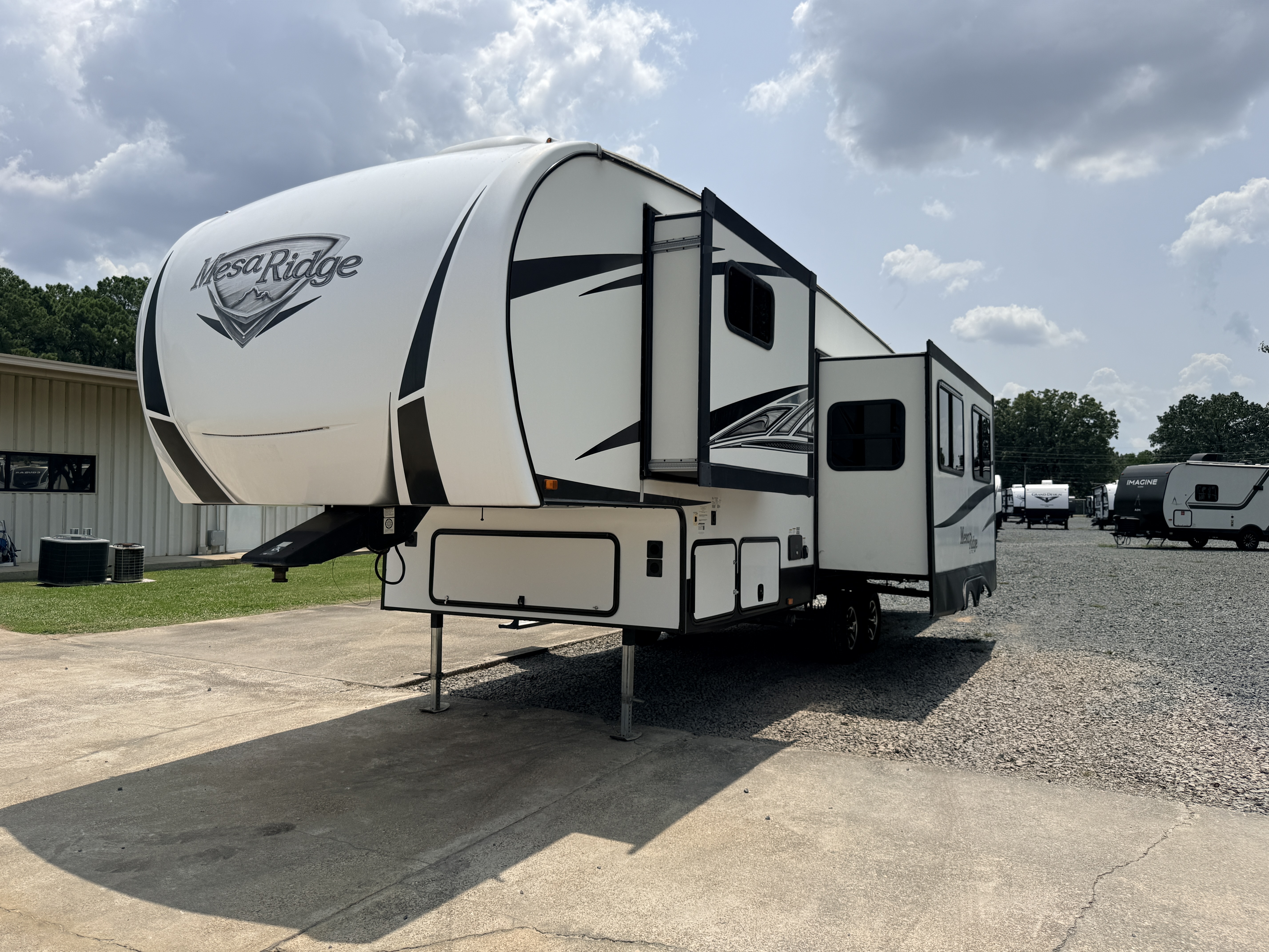 2019 Highland Ridge Mesa Ridge Lite MF2950BH - Image 4