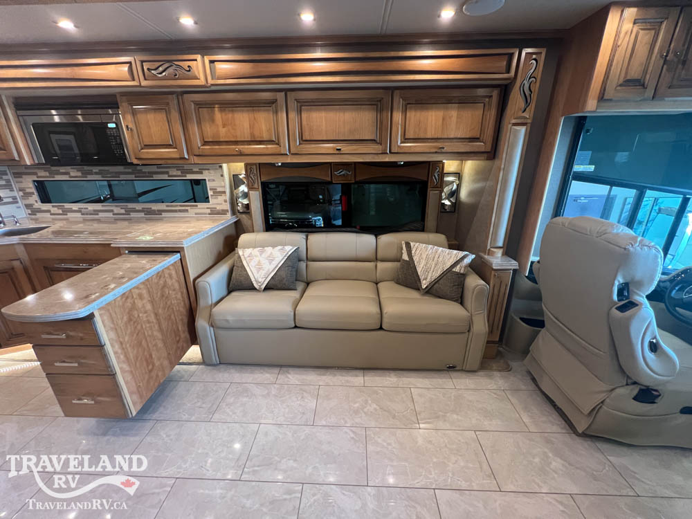 2019 Tiffin Phaeton 40 IH - Image 11