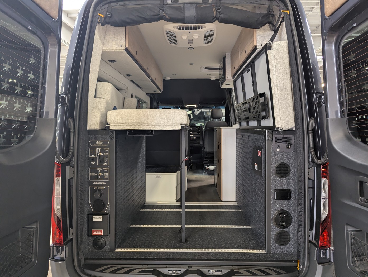 2027 Storyteller Overland Dark Mode OG - Image 15