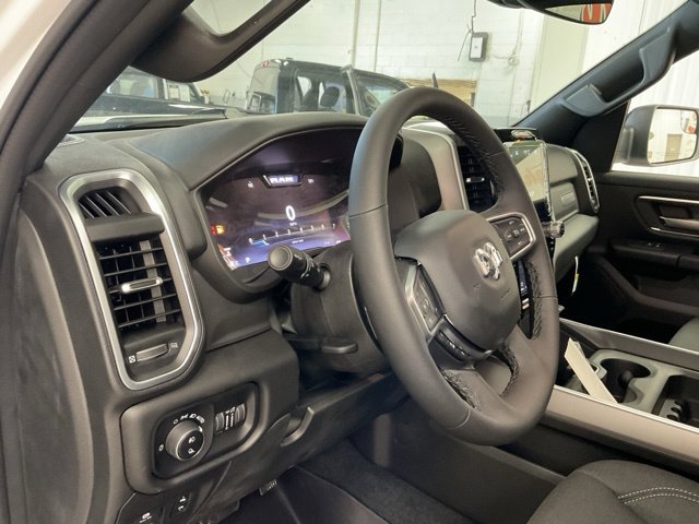 2026 Ram 1500 Big Horn 4x4 Crew Cab 5'7" Box - Image 13